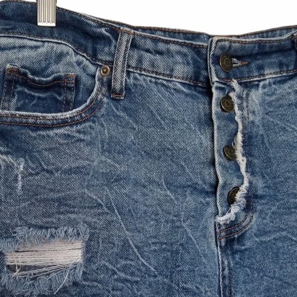 WILD FABLE Hi-rise Button Fly Distressed Jeans - Picture 4 of 6